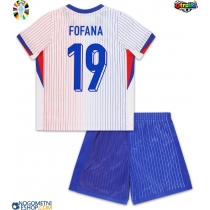 Otroški Nogometni dresi Francija Youssouf Fofana #19 Gostujoči EP 2024 Kratek Rokav (+ Kratke hlače)